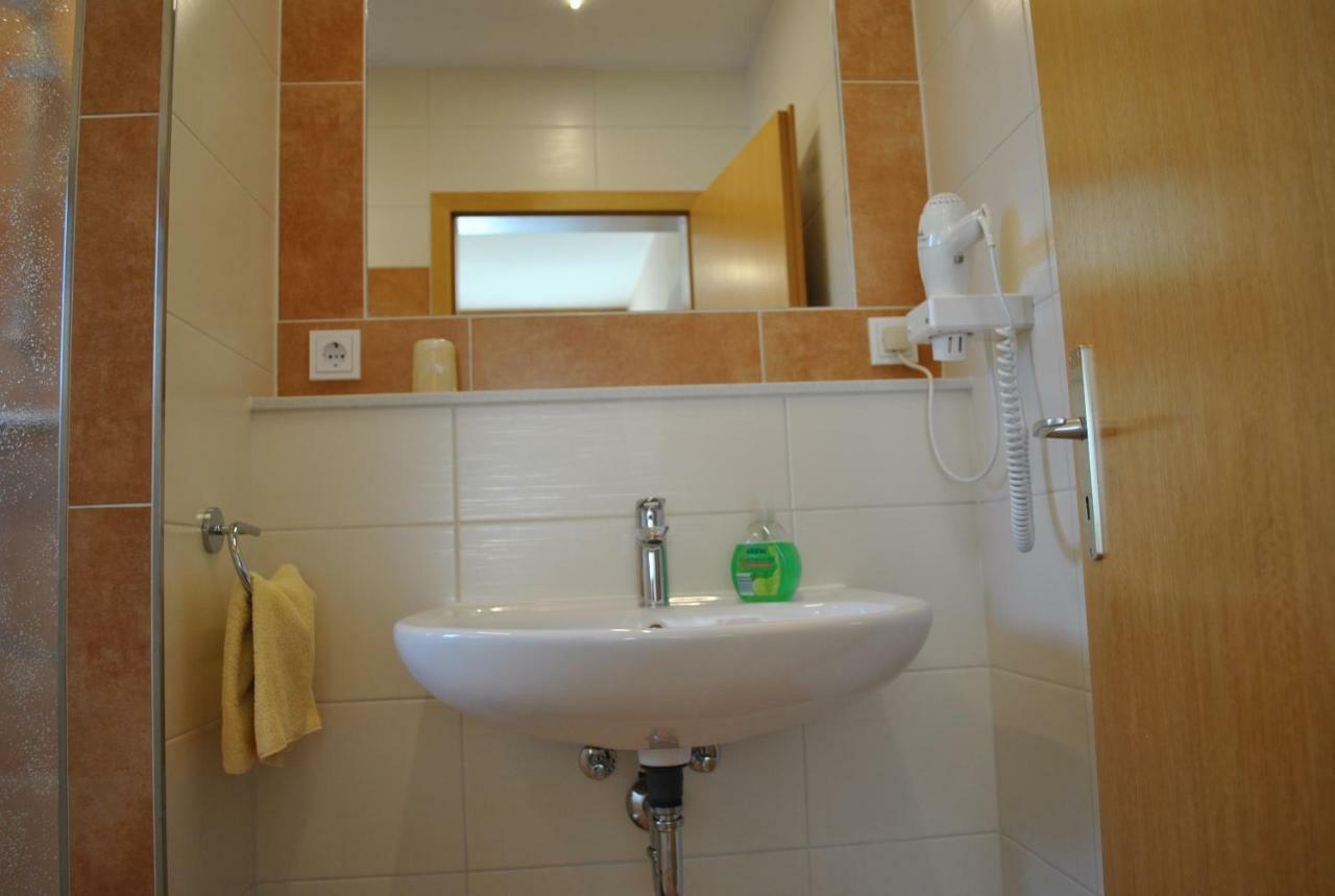 Landgasthof Fleischhauer Homberg  Ngoại thất bức ảnh